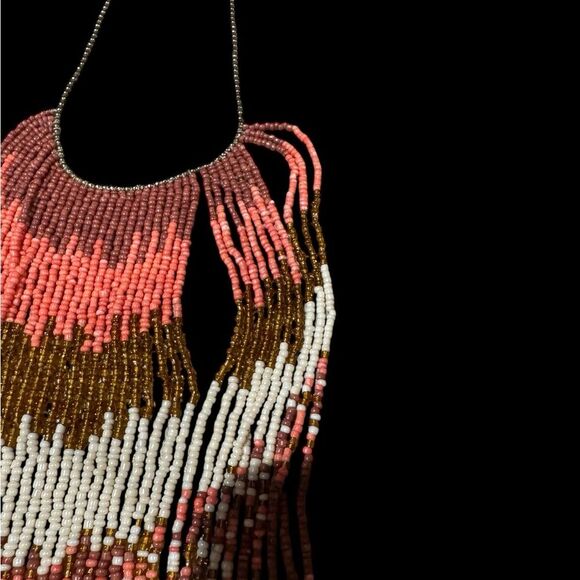 Coral, goldish, pearly colored beaded necklace. - Picture 4 of 9